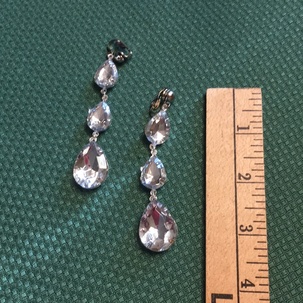Vintage long dangly crystal earrings